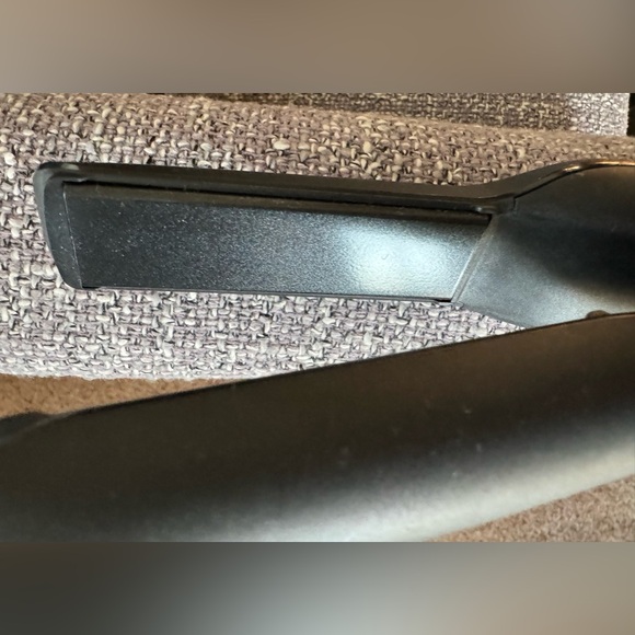 EUC ghd Unplugged On The Go Cordless Styler Gift Set - Picture 13 of 16